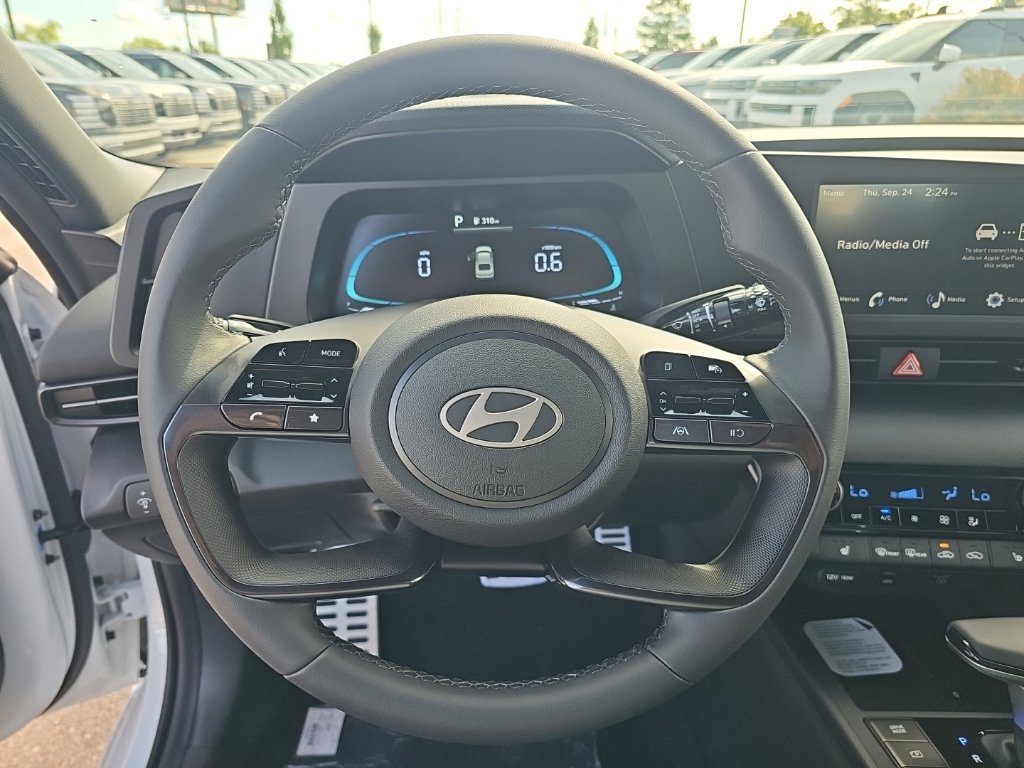 New 2026 Hyundai Elantra SEL Sport FWD image 16