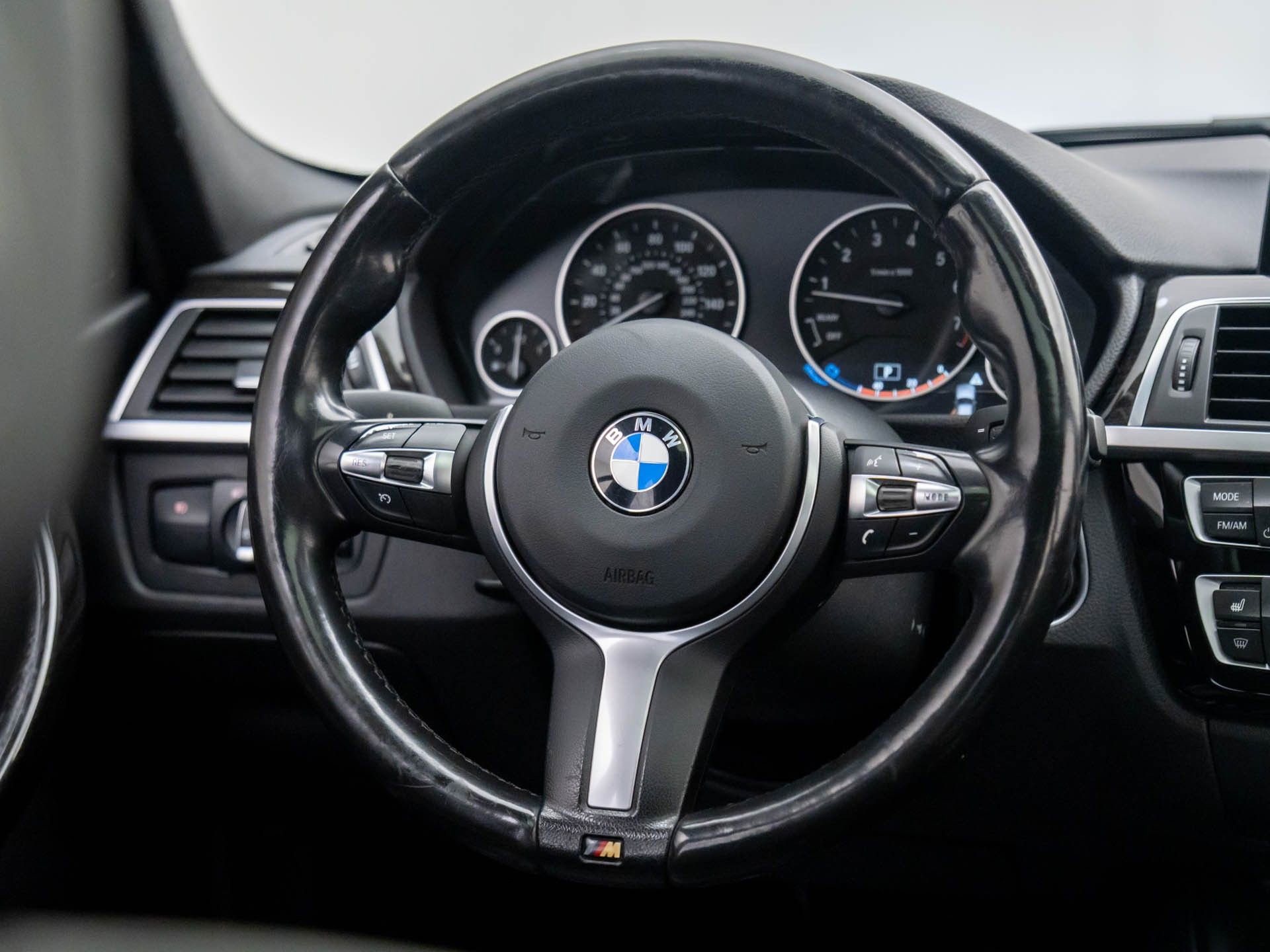 Used 2016 BMW 320i xDrive 320i xDrive image 11