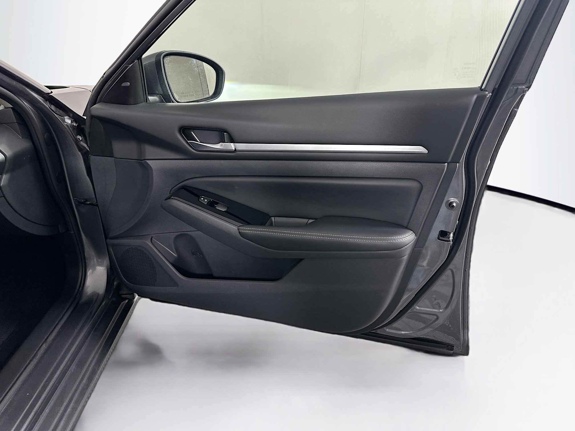 Used 2023 Nissan Altima 2.5 SV FWD image 30