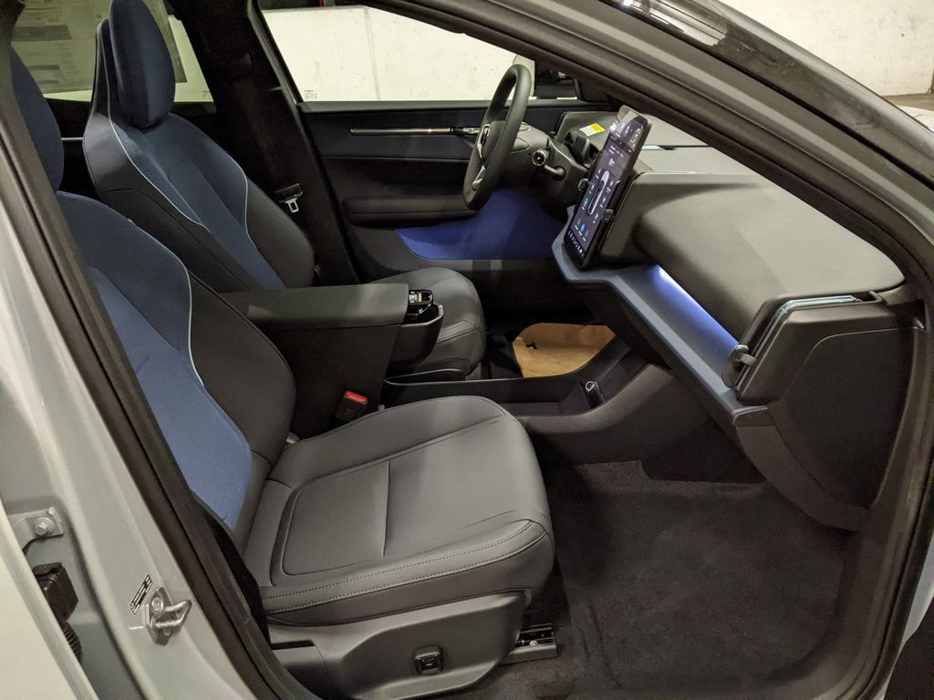 New 2026 Volvo EX30 Cross Country Ultra w/ Protection Package Premier AWD/4WD image 23