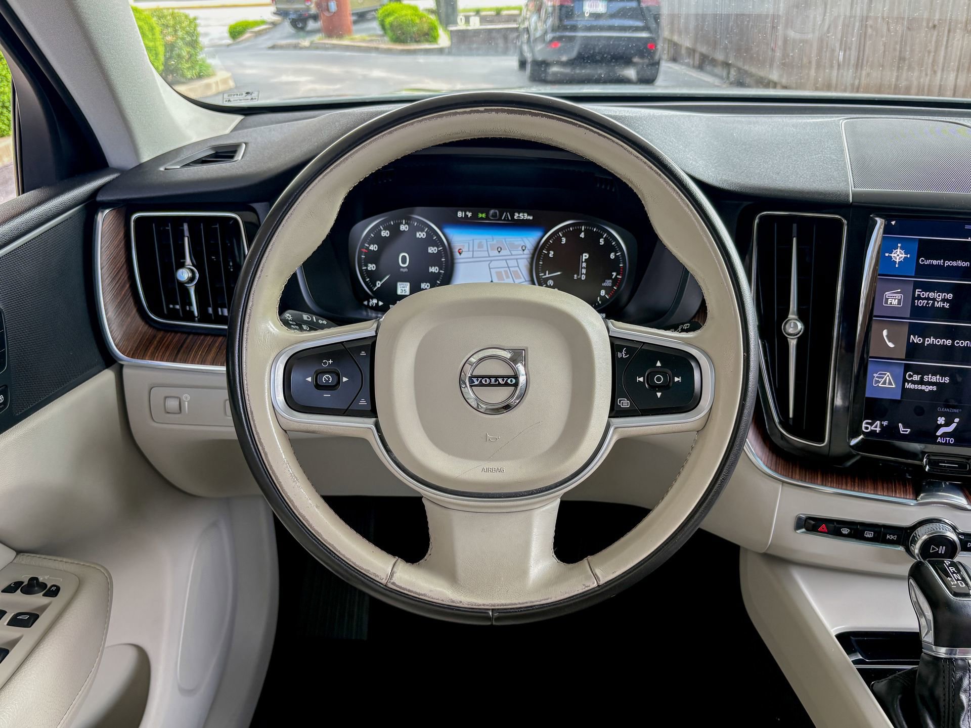 Used 2021 Volvo XC60 T5 Momentum w/ Advanced Package image 23