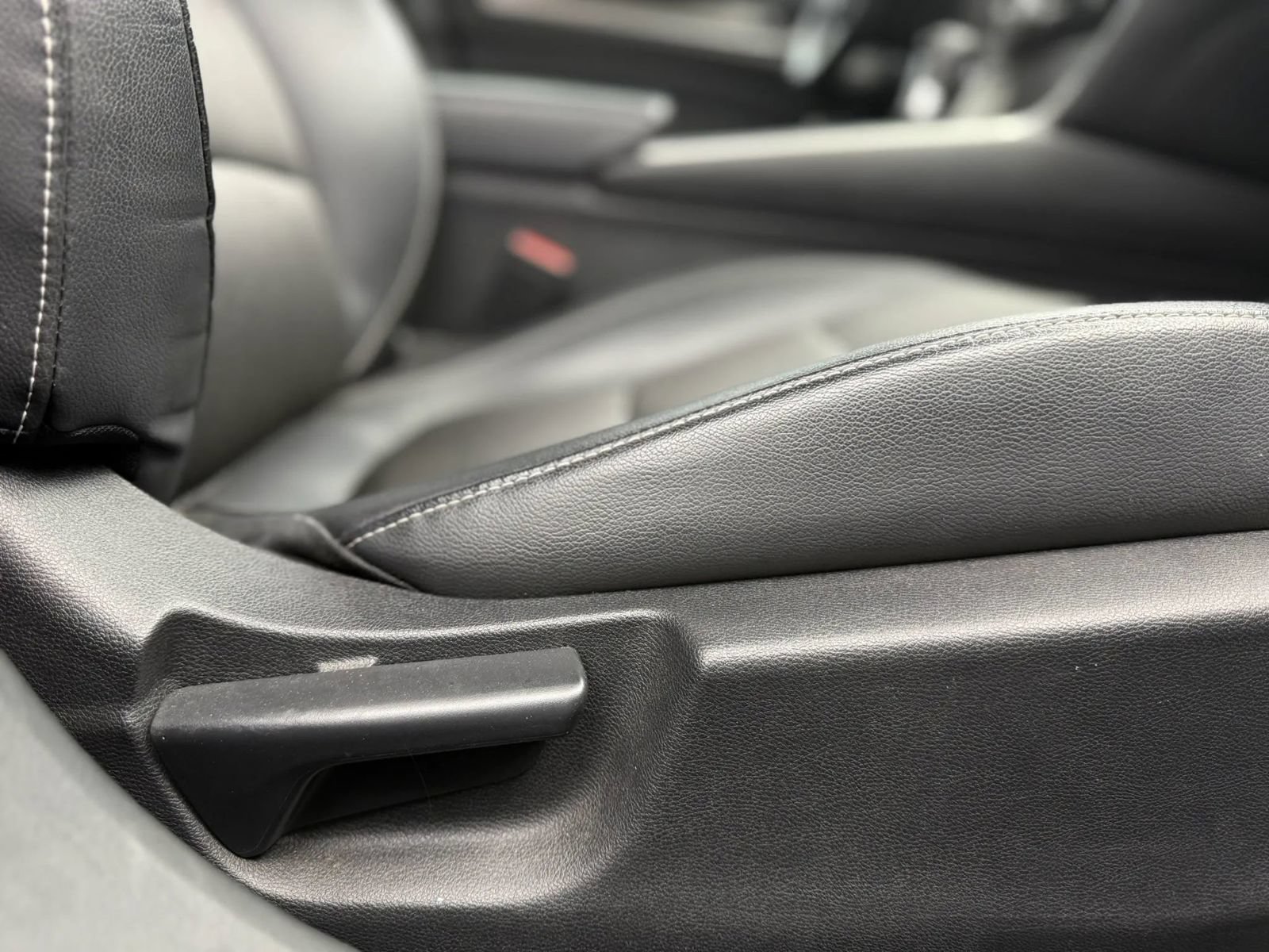 Used 2018 Honda Accord Sport image 19