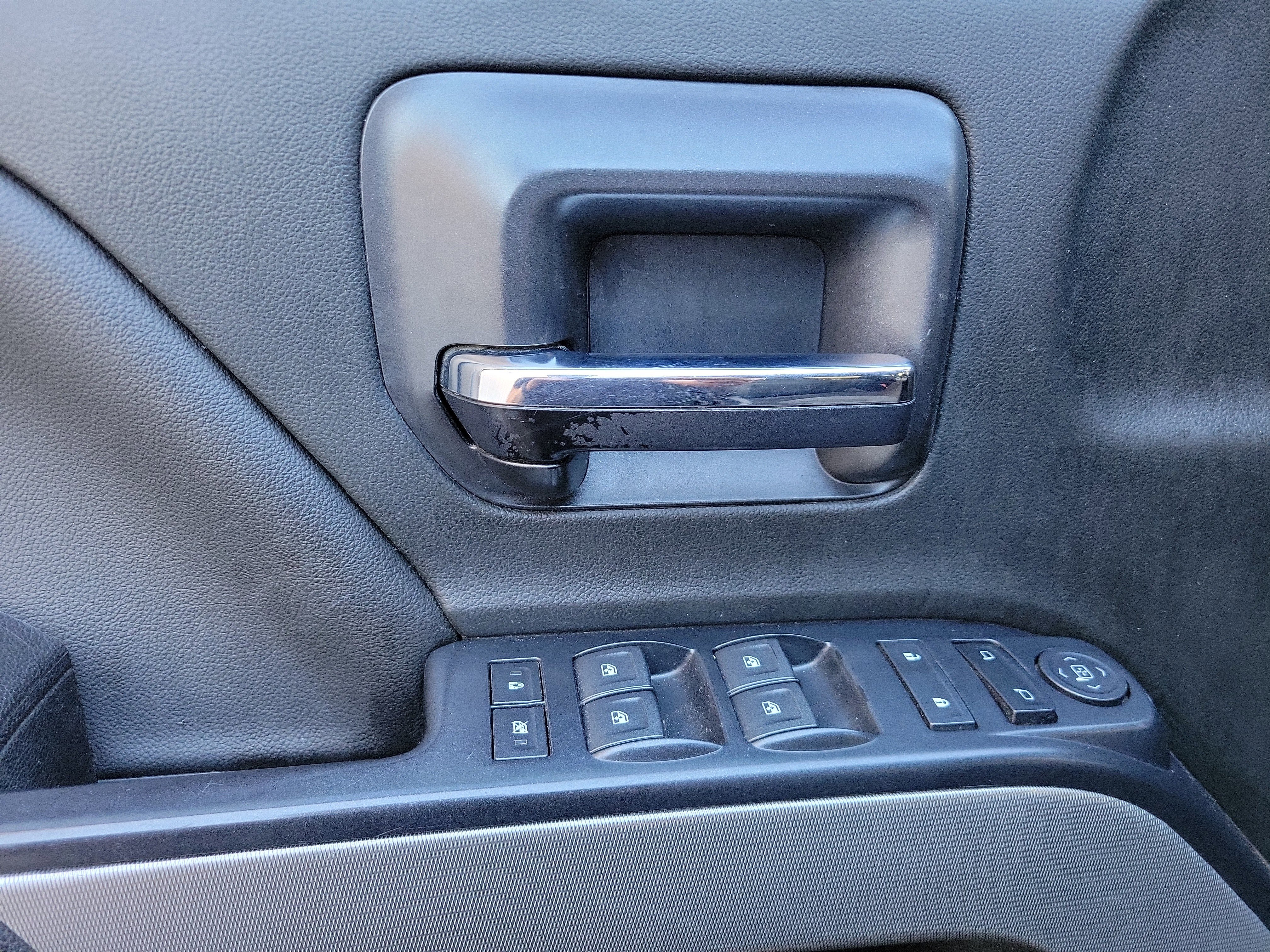 Used 2018 Chevrolet Silverado 1500 LT w/ All Star Edition image 15