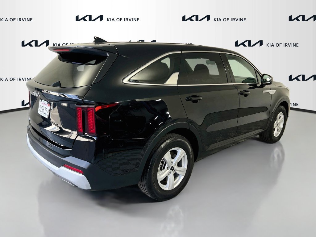 Certified 2025 Kia Sorento LX FWD image 8