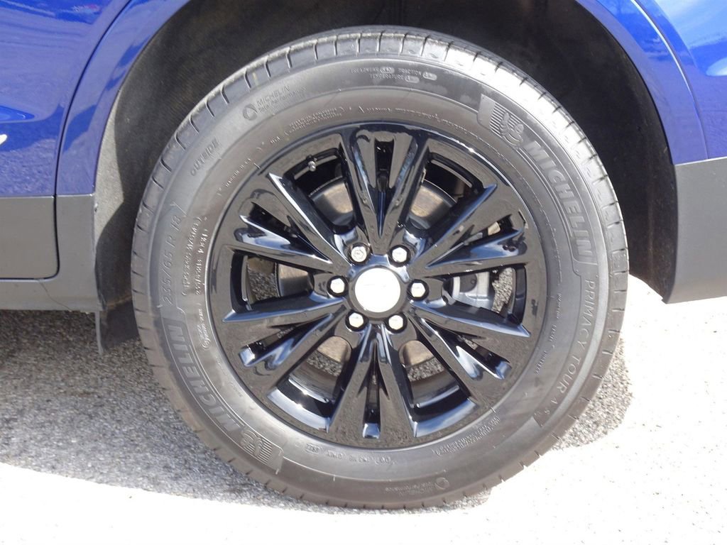 Certified 2023 Cadillac XT5 Premium Luxury w/ LPO, Floor Liner Package AWD/4WD image 23