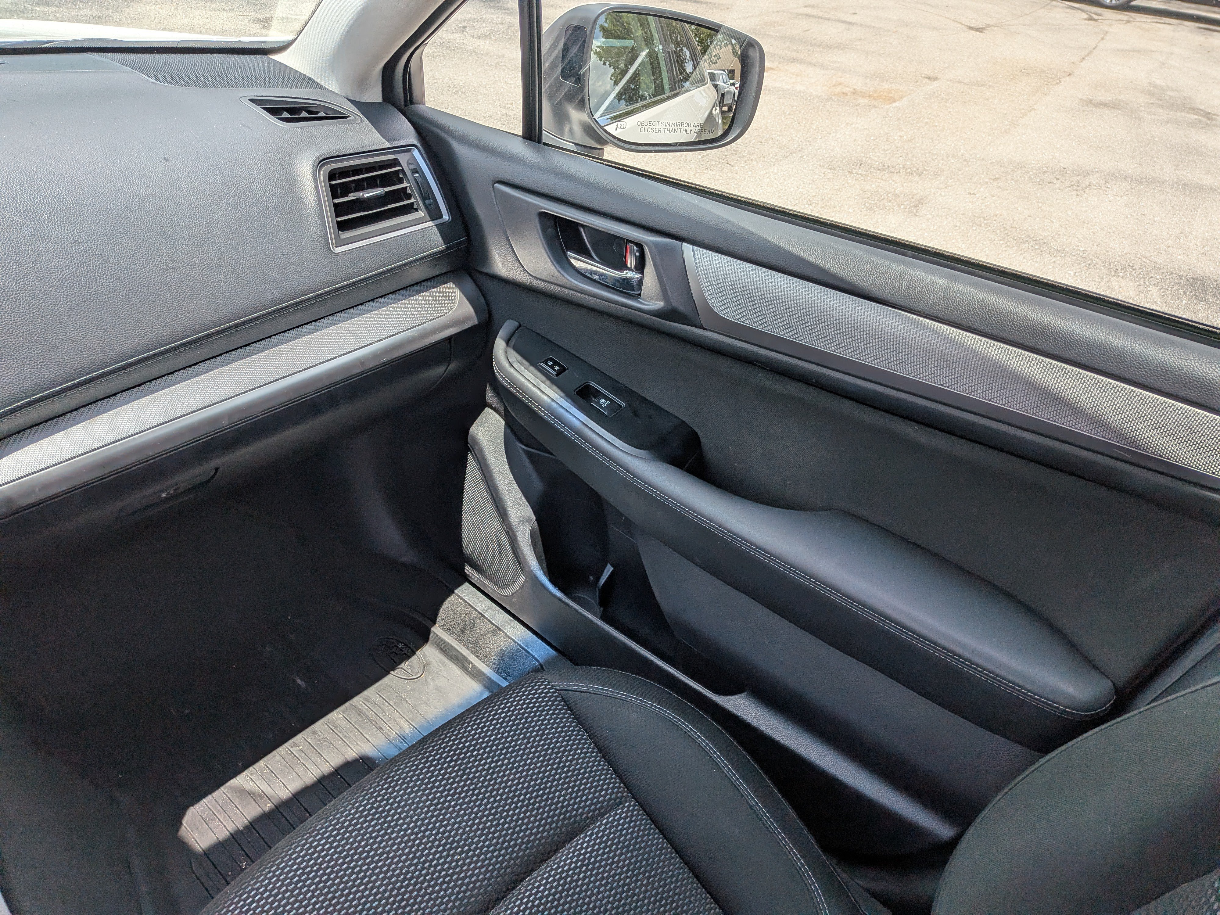 Used 2019 Subaru Outback 2.5i Premium AWD/4WD image 17