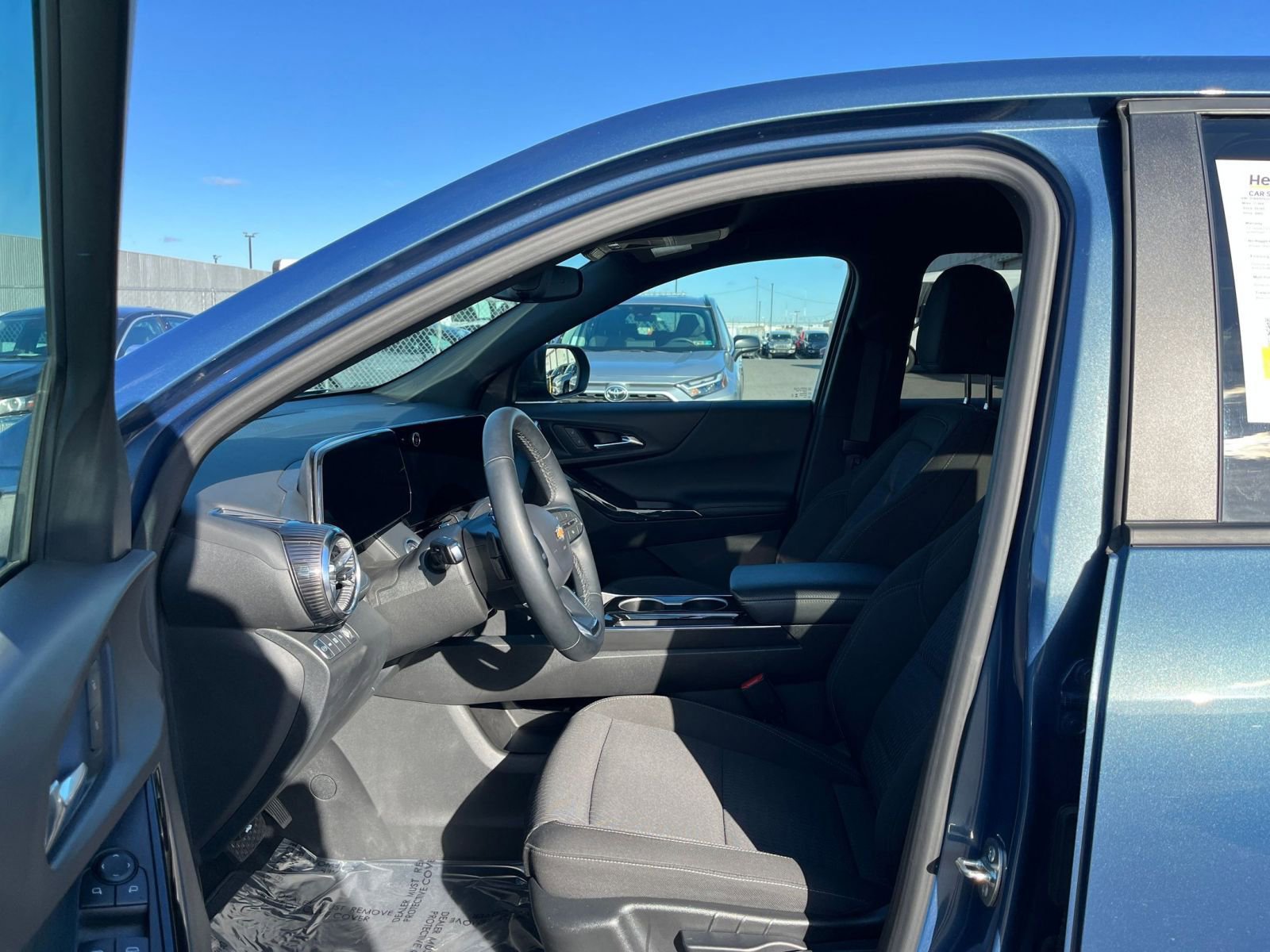 Used 2025 Chevrolet Equinox LT image 26