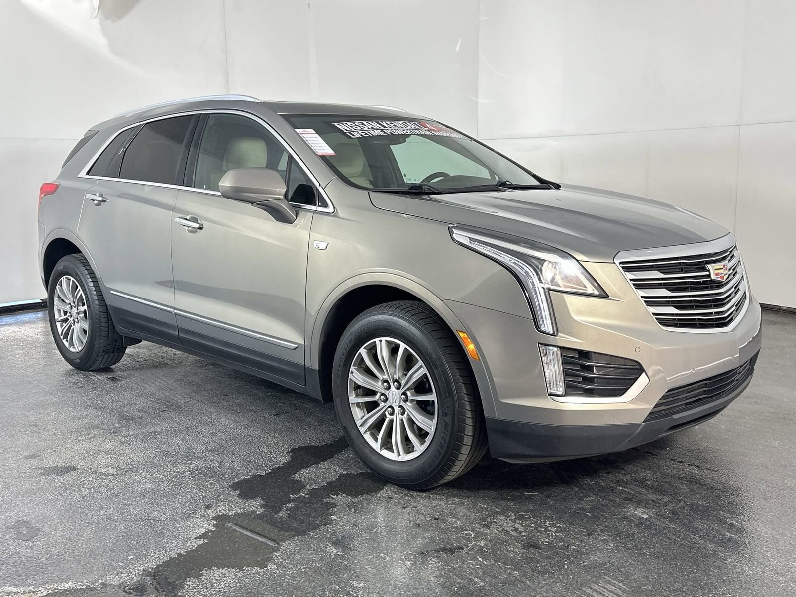 Used 2018 Cadillac XT5 Luxury w/ LPO, Wheel Lock Package image 2
