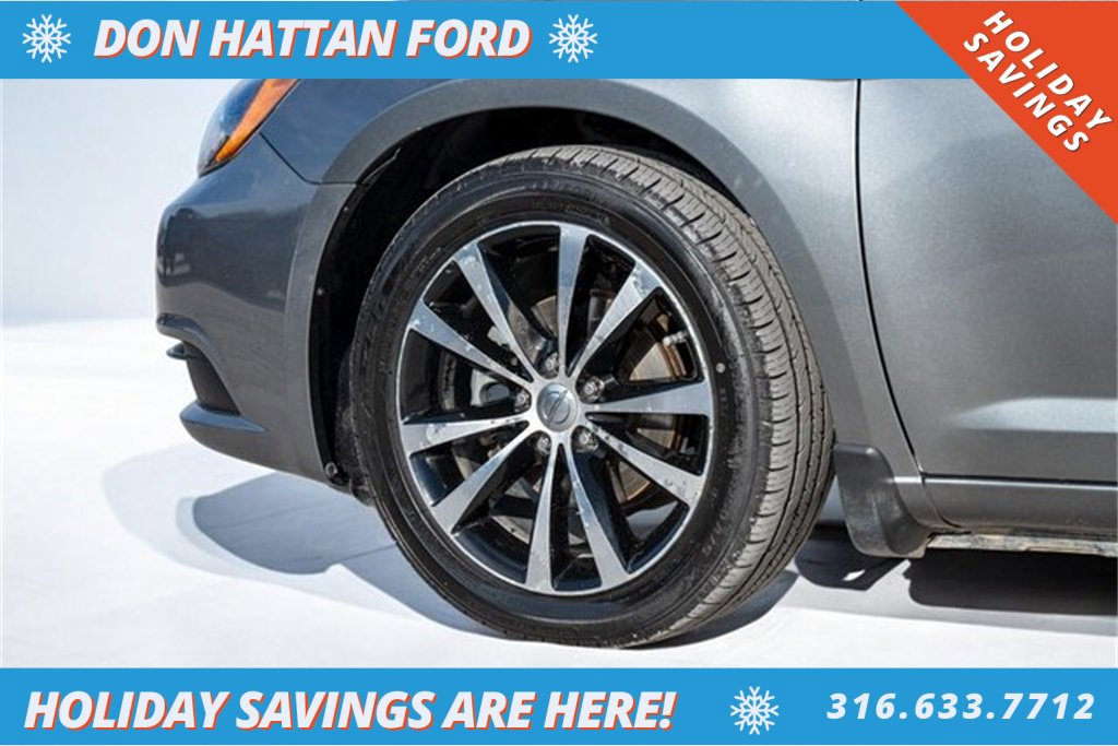 Used 2013 Chrysler 200 Limited image 34