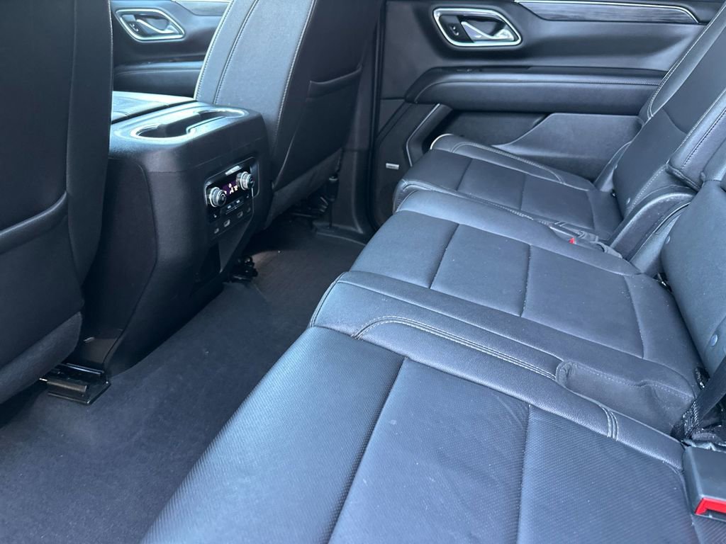 Used 2023 GMC Yukon SLT w/ SLT Premium Package image 12