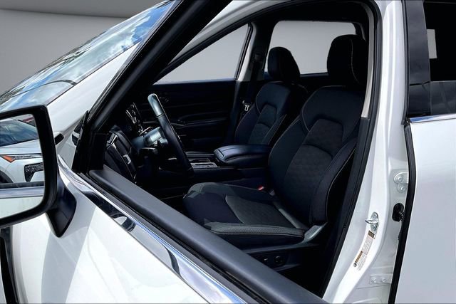Certified 2024 Nissan Pathfinder SV FWD image 20