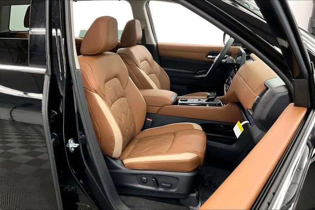 New 2026 Nissan Pathfinder Platinum image 40