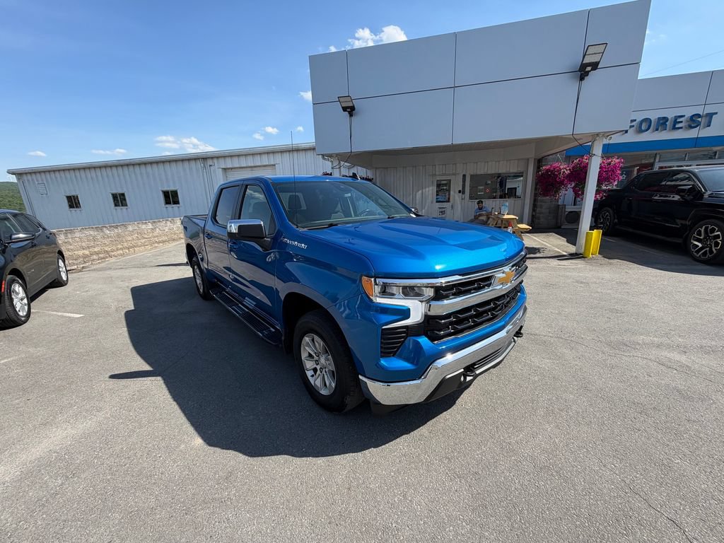 Used 2022 Chevrolet Silverado 1500 LT AWD/4WD image 7