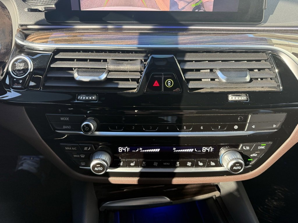 Used 2020 BMW 530i xDrive w/ M Sport Package image 25