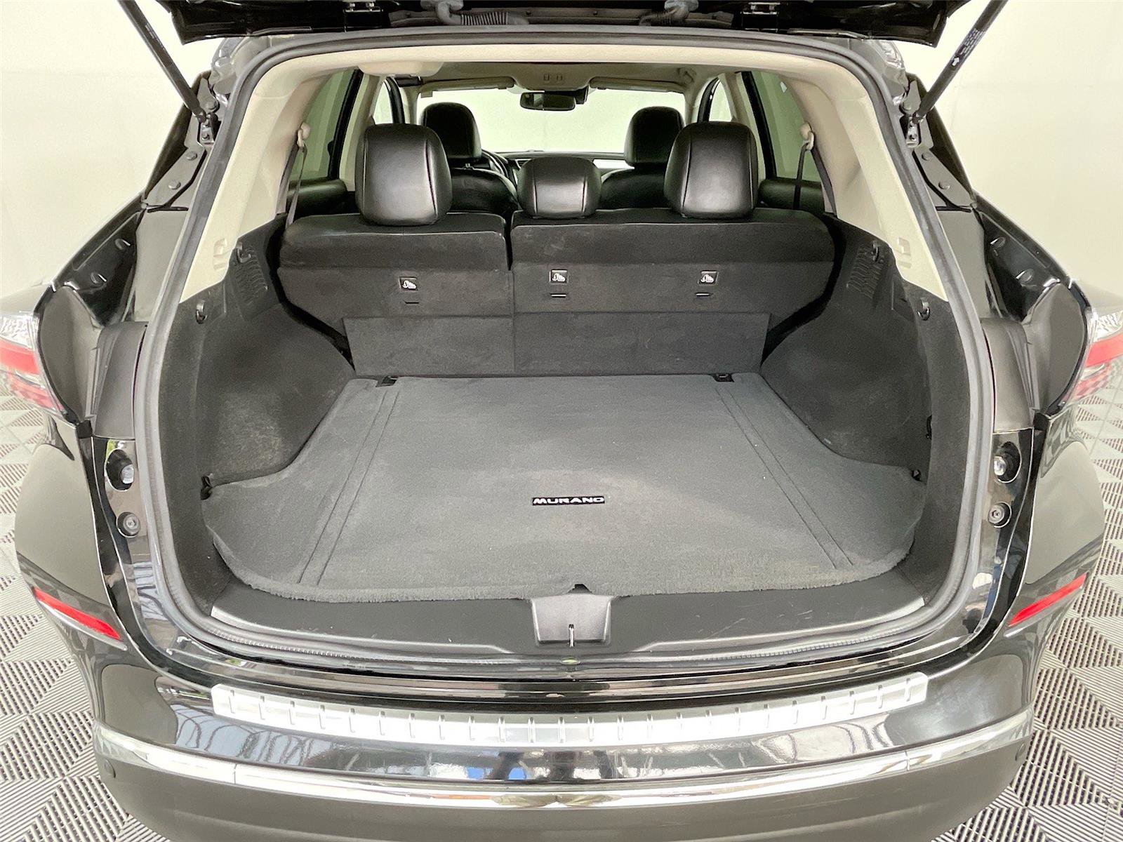 Used 2020 Nissan Murano SV w/ Premium Package image 27