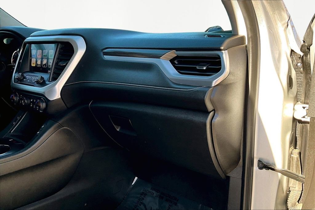 Used 2019 GMC Acadia SLT image 16