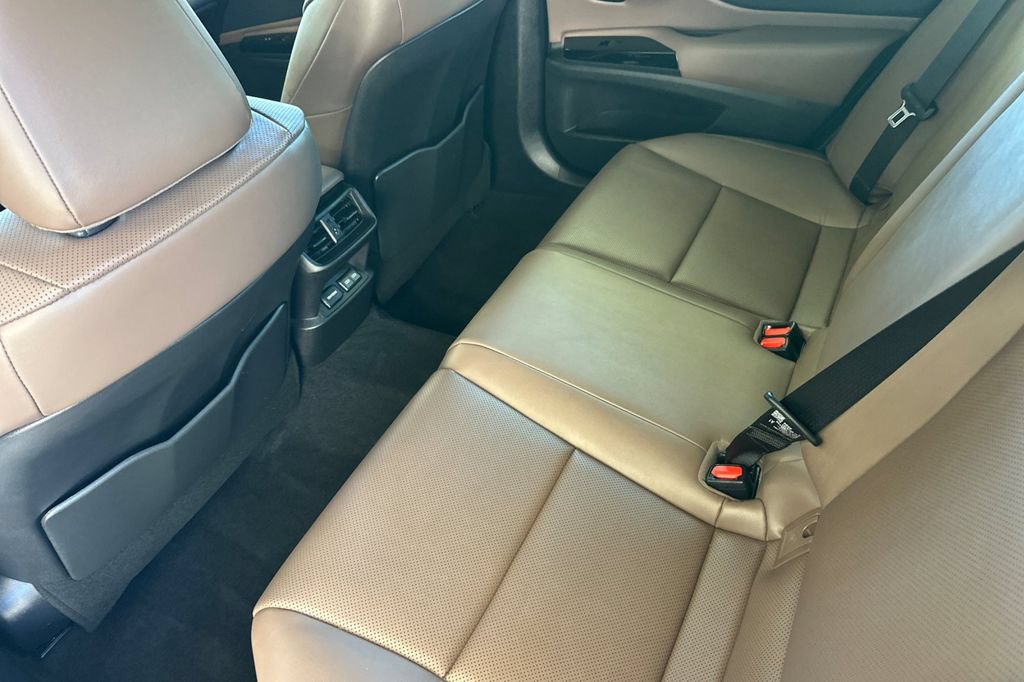 Used 2024 Lexus ES 350 w/ Premium Package FWD image 13
