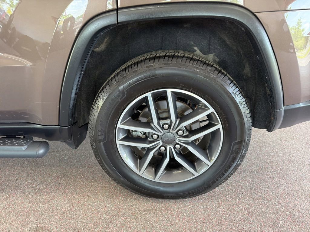 Used 2020 Jeep Grand Cherokee Limited AWD/4WD image 24