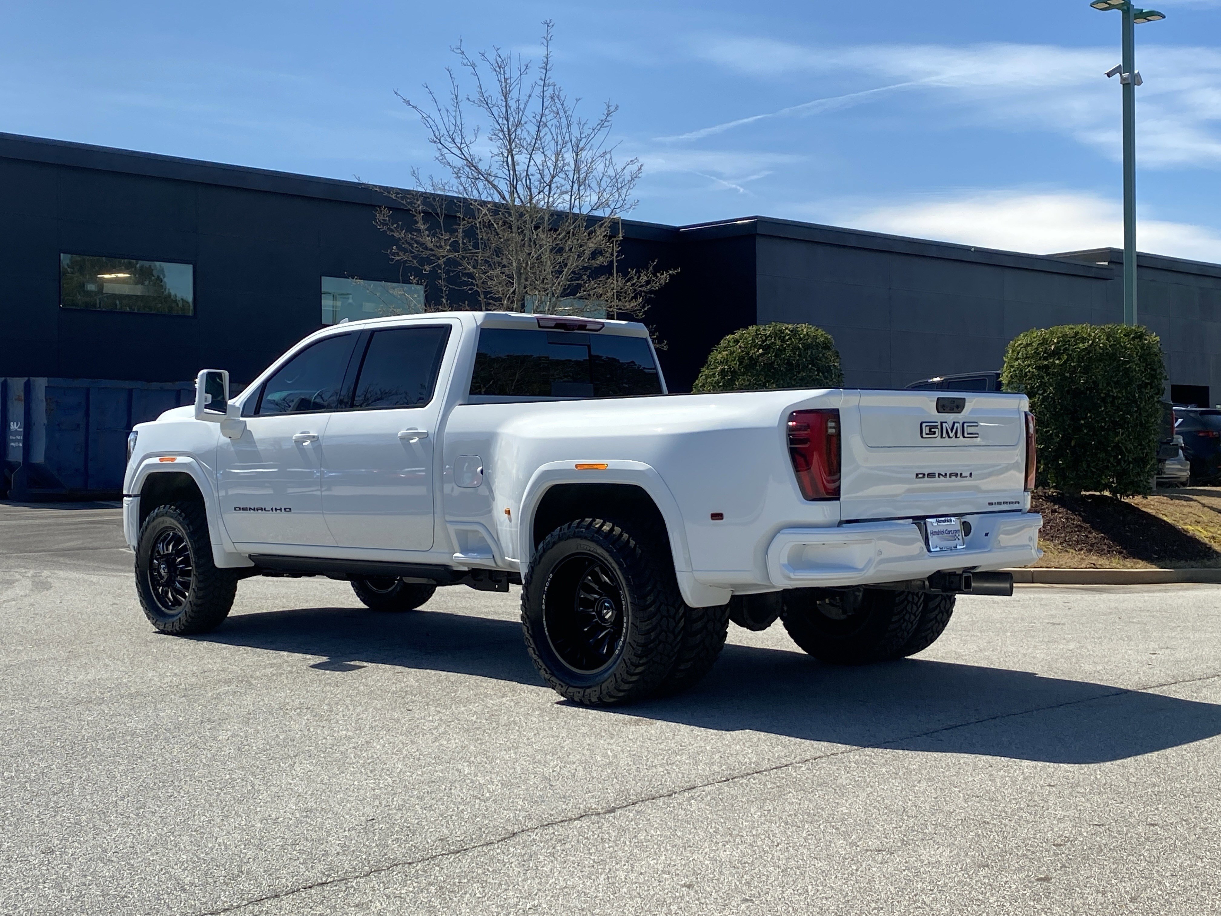 Used 2026 GMC Sierra 3500 Denali w/ Denali Reserve Package image 15