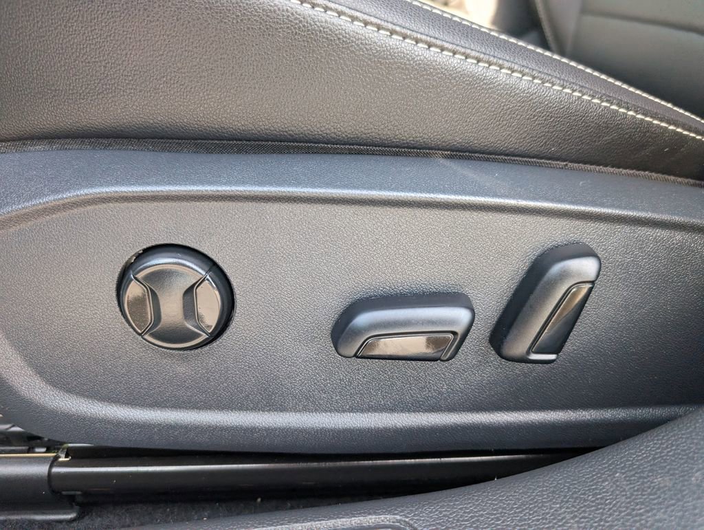 Used 2022 Volkswagen Jetta SE FWD image 16