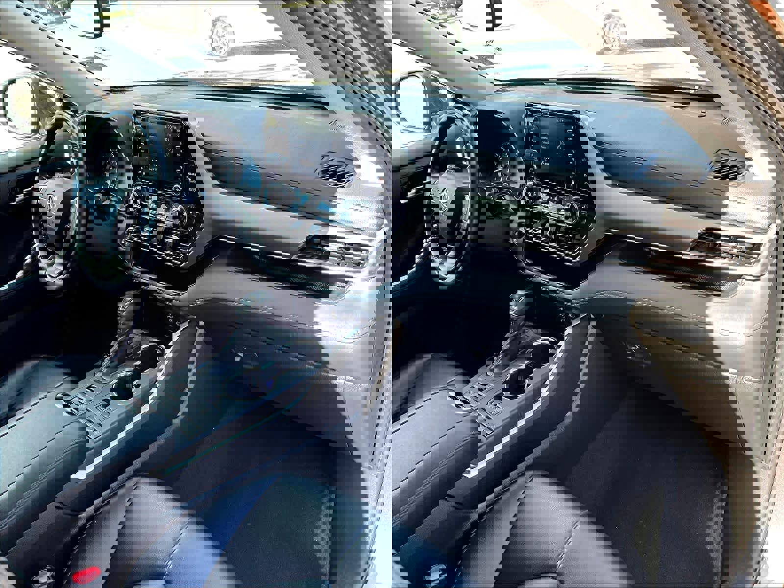 Used 2022 Toyota Highlander XLE image 14