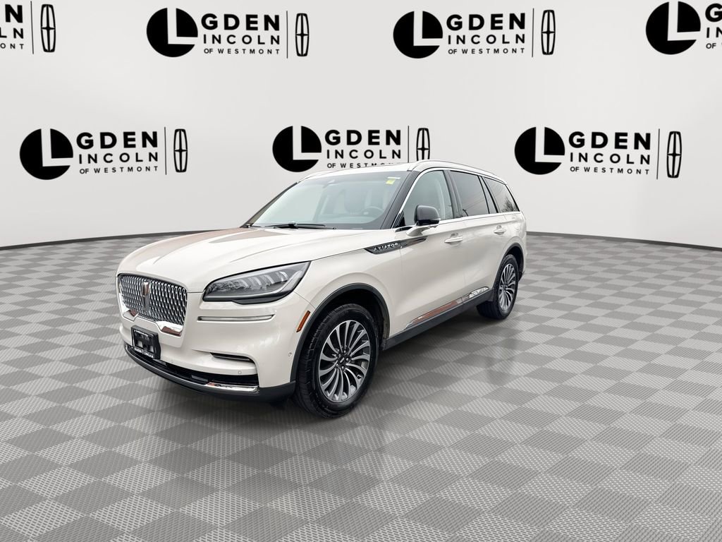 Used 2023 Lincoln Aviator Reserve w/ Elements Package Plus image 4