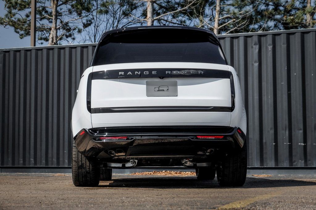 New 2025 Land Rover Range Rover SE image 7