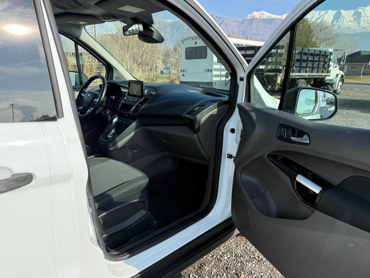 Used 2020 Ford Transit Connect XLT image 14