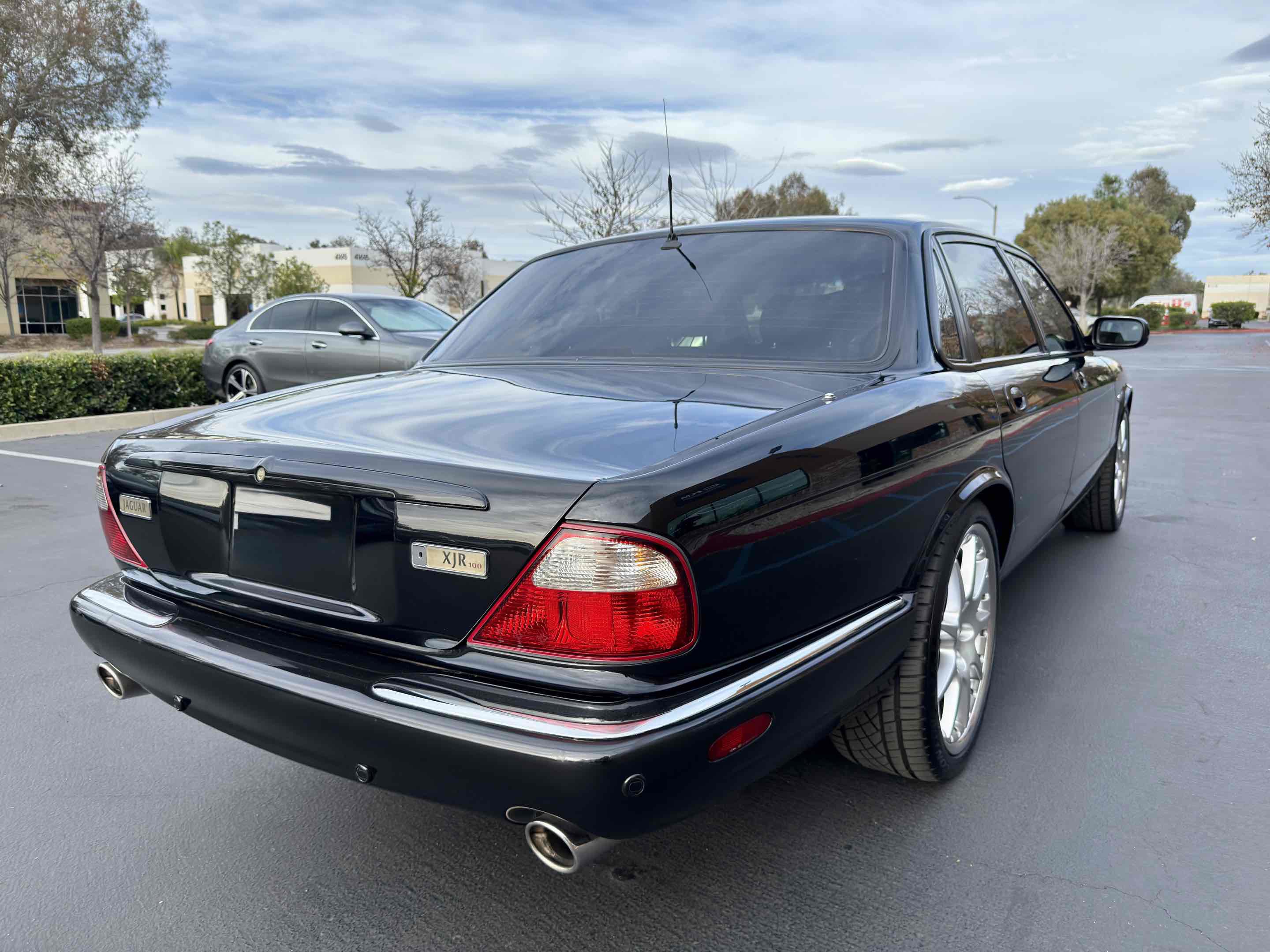 Used 2002 Jaguar XJ8 image 17