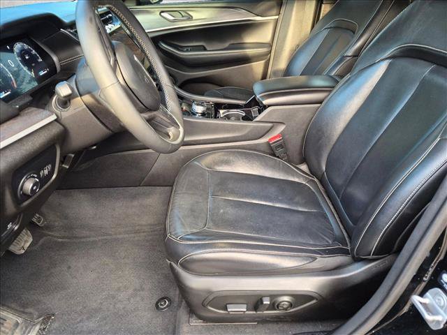Used 2023 Jeep Grand Cherokee Limited AWD/4WD image 14