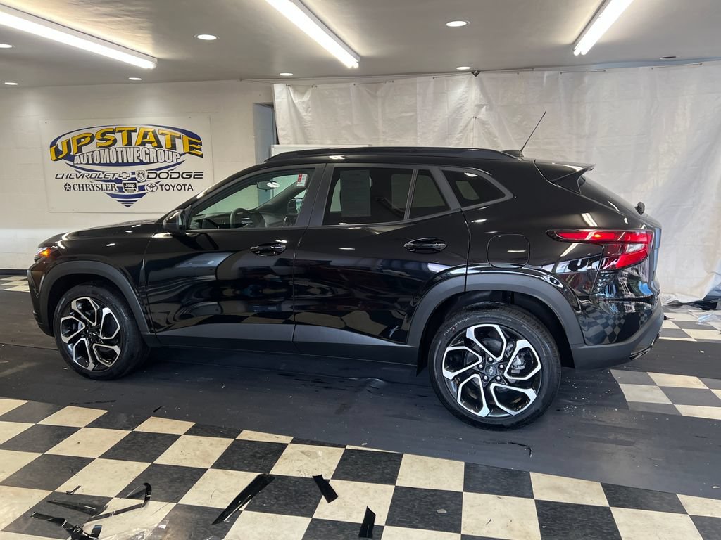 Used 2024 Chevrolet Trax RS w/ Driver Confidence Package FWD image 7
