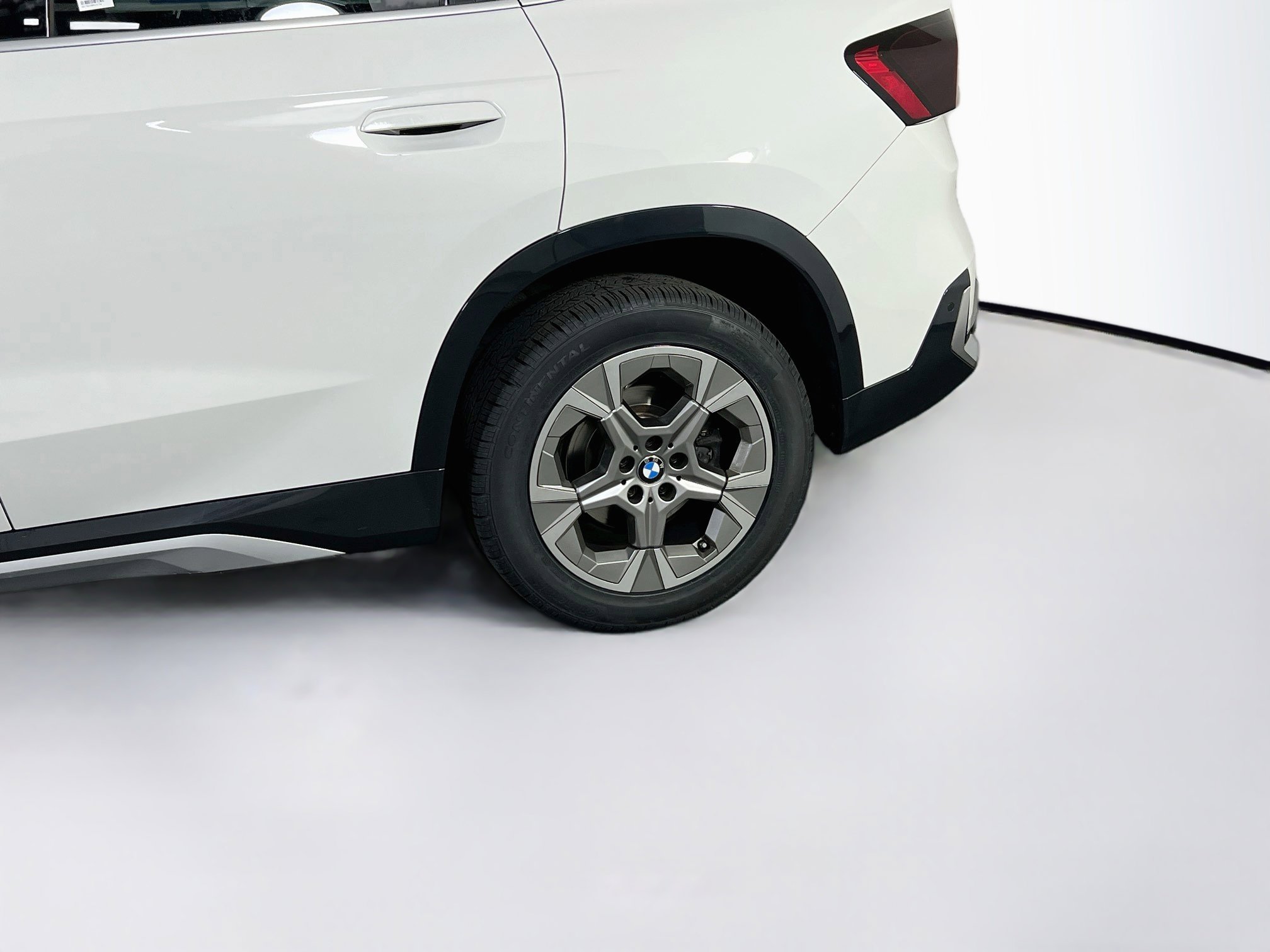 Used 2023 BMW X1 xDrive28i w/ Premium Package AWD/4WD image 31
