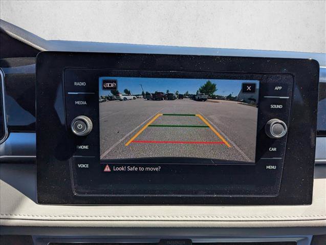 New 2026 Volkswagen Taos SE FWD image 18
