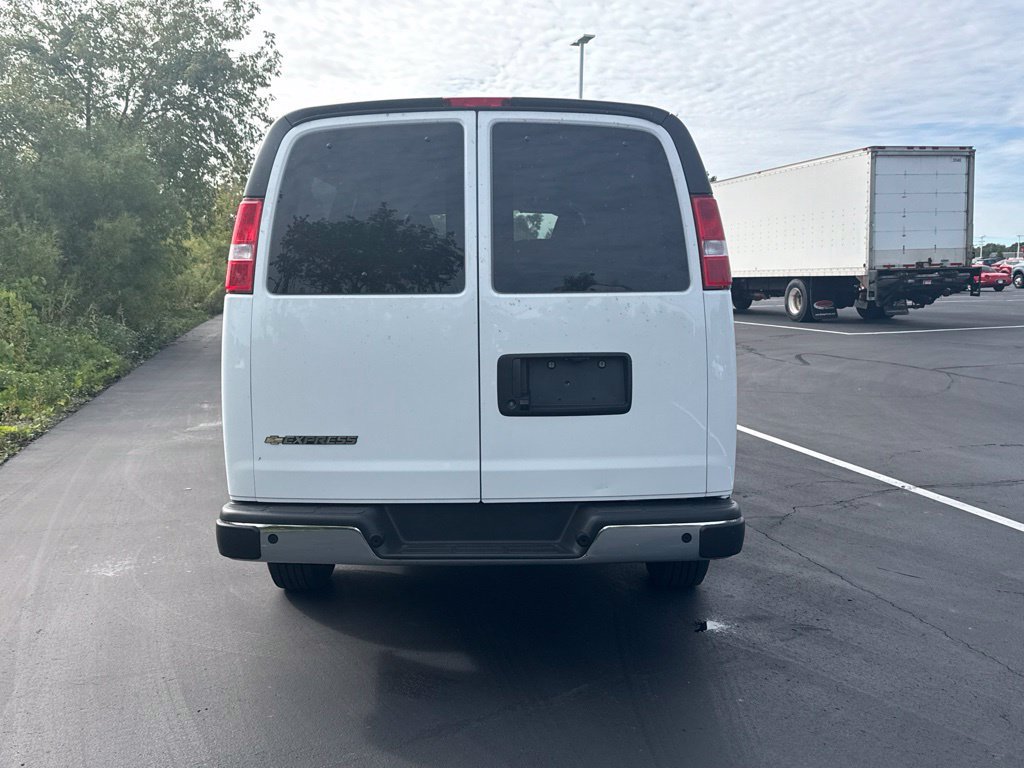 Used 2025 Chevrolet Express 3500 LT w/ LT Preferred Equipment Group RWD image 19