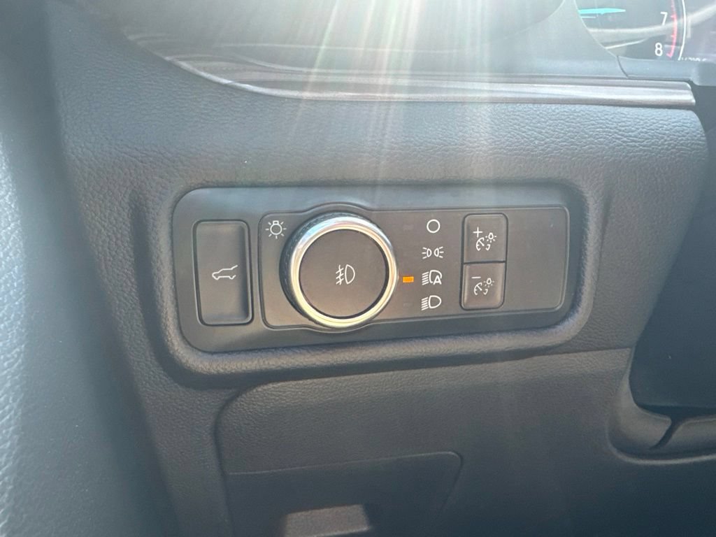 Used 2023 Ford Explorer Limited w/ Equipment Group 301A AWD/4WD image 29