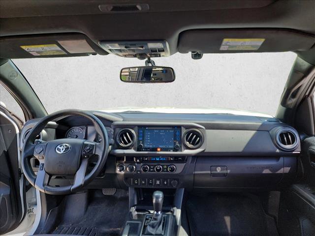 Used 2017 Toyota Tacoma TRD Off-Road AWD/4WD image 17