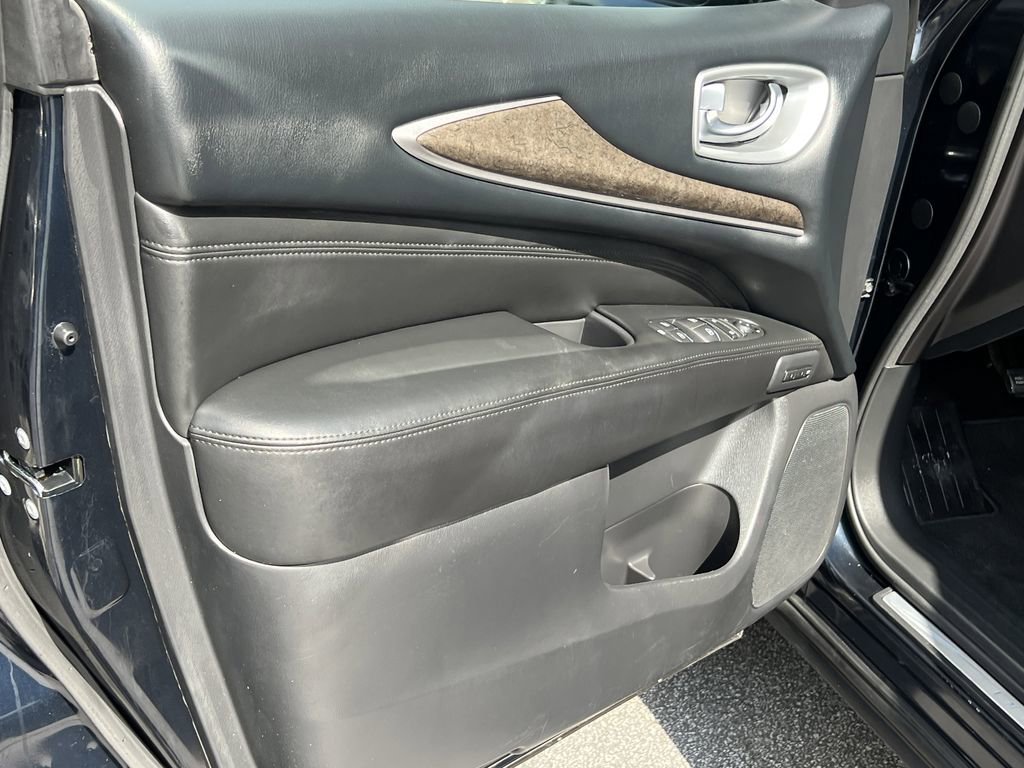 Used 2015 INFINITI QX60 AWD w/ Premium Package image 8