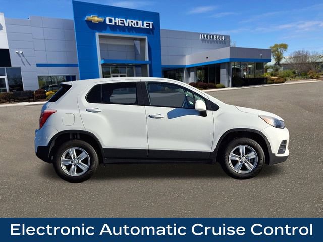 Used 2022 Chevrolet Trax LS w/ Tint and Cruise Package image 10