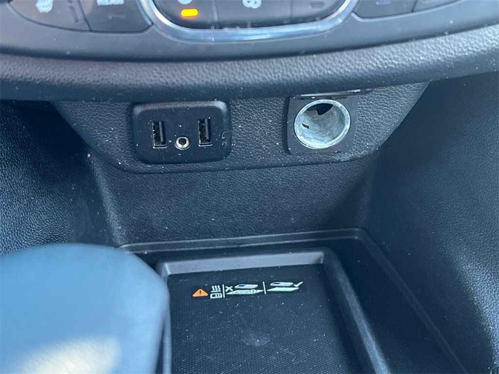 Used 2023 Chevrolet Traverse LT w/ Midnight/Sport Edition image 24