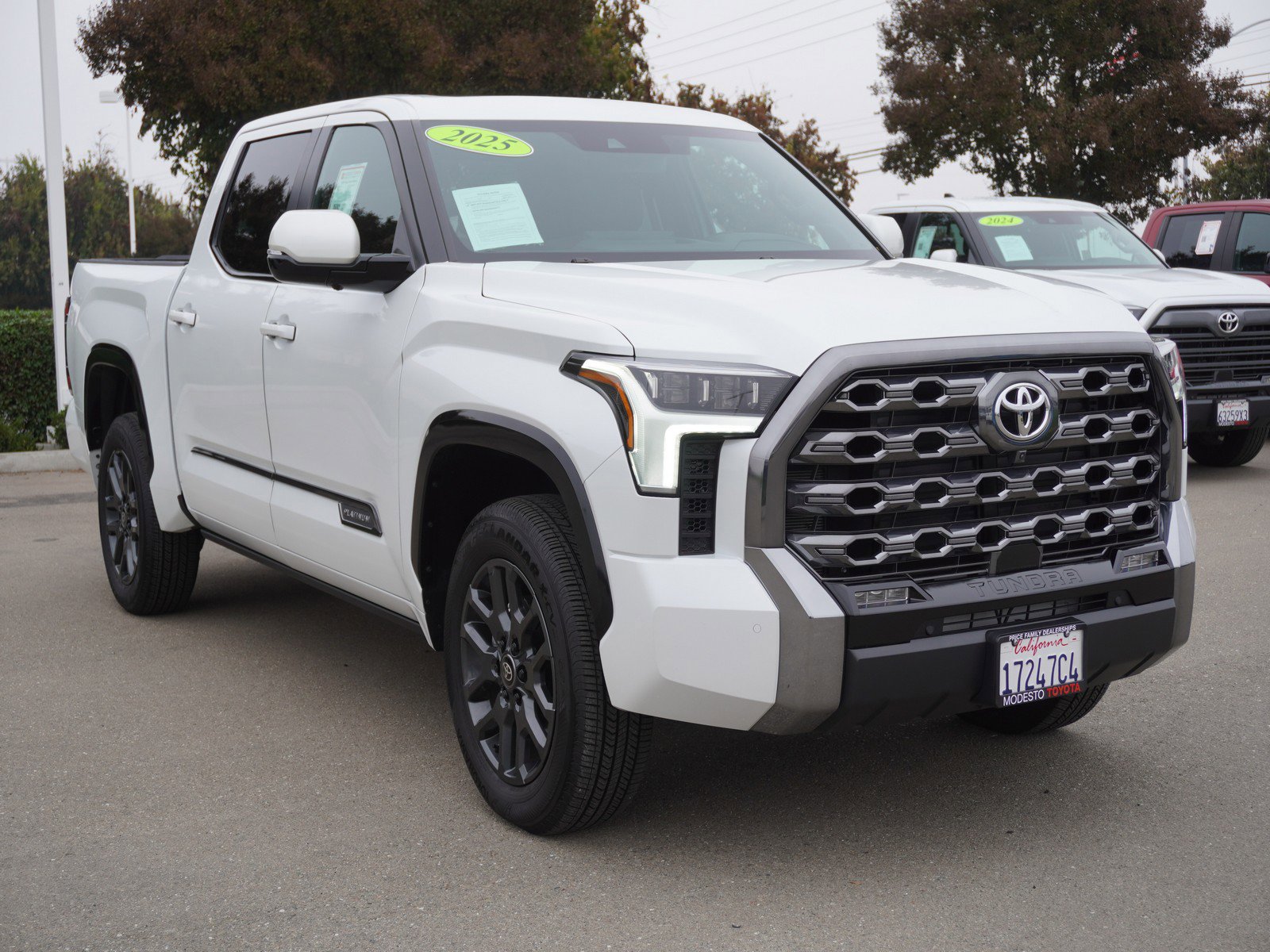 Used 2025 Toyota Tundra Platinum image 1