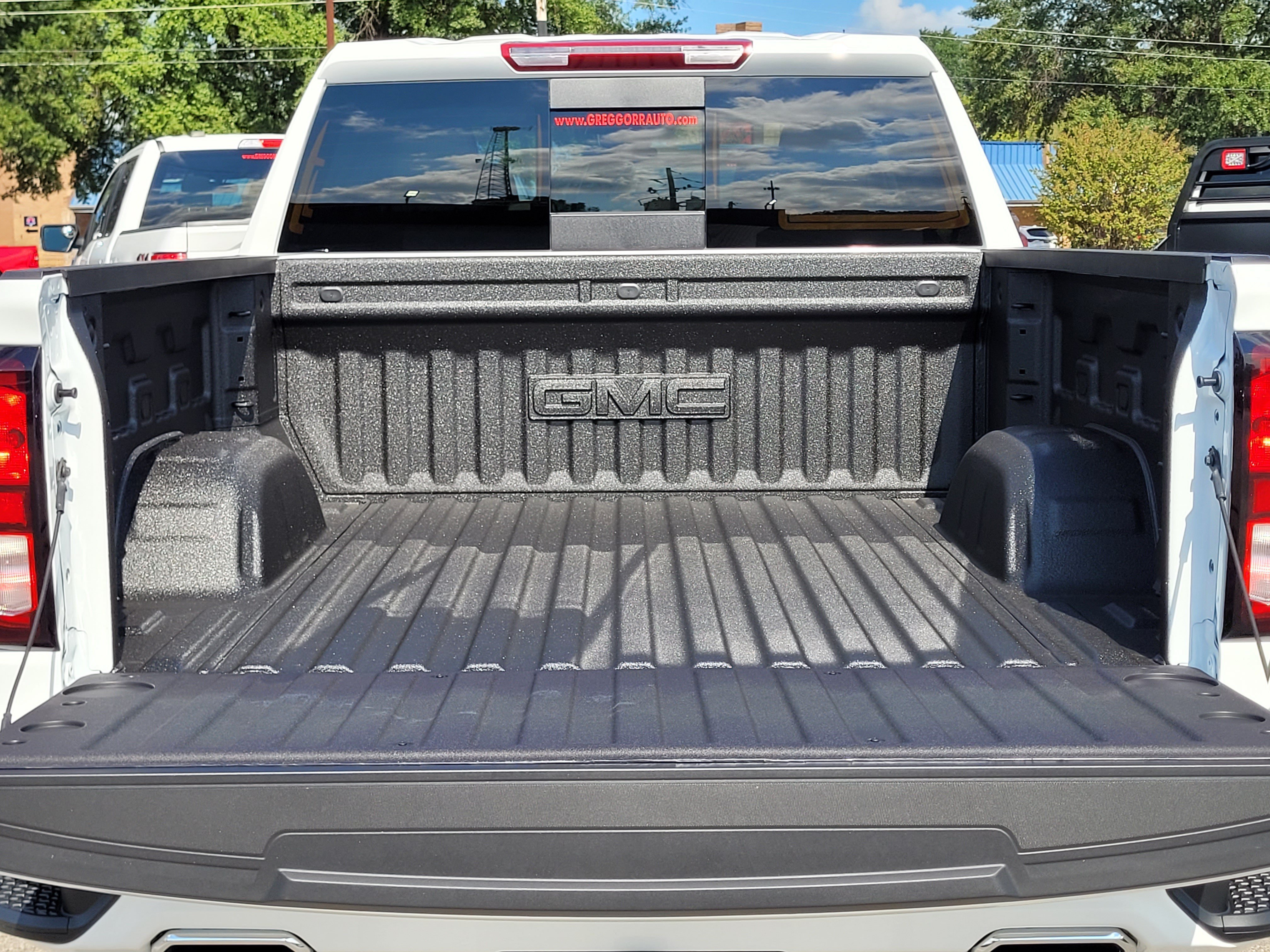 New 2026 GMC Sierra 1500 Elevation w/ Elevation Premium Package AWD/4WD image 9