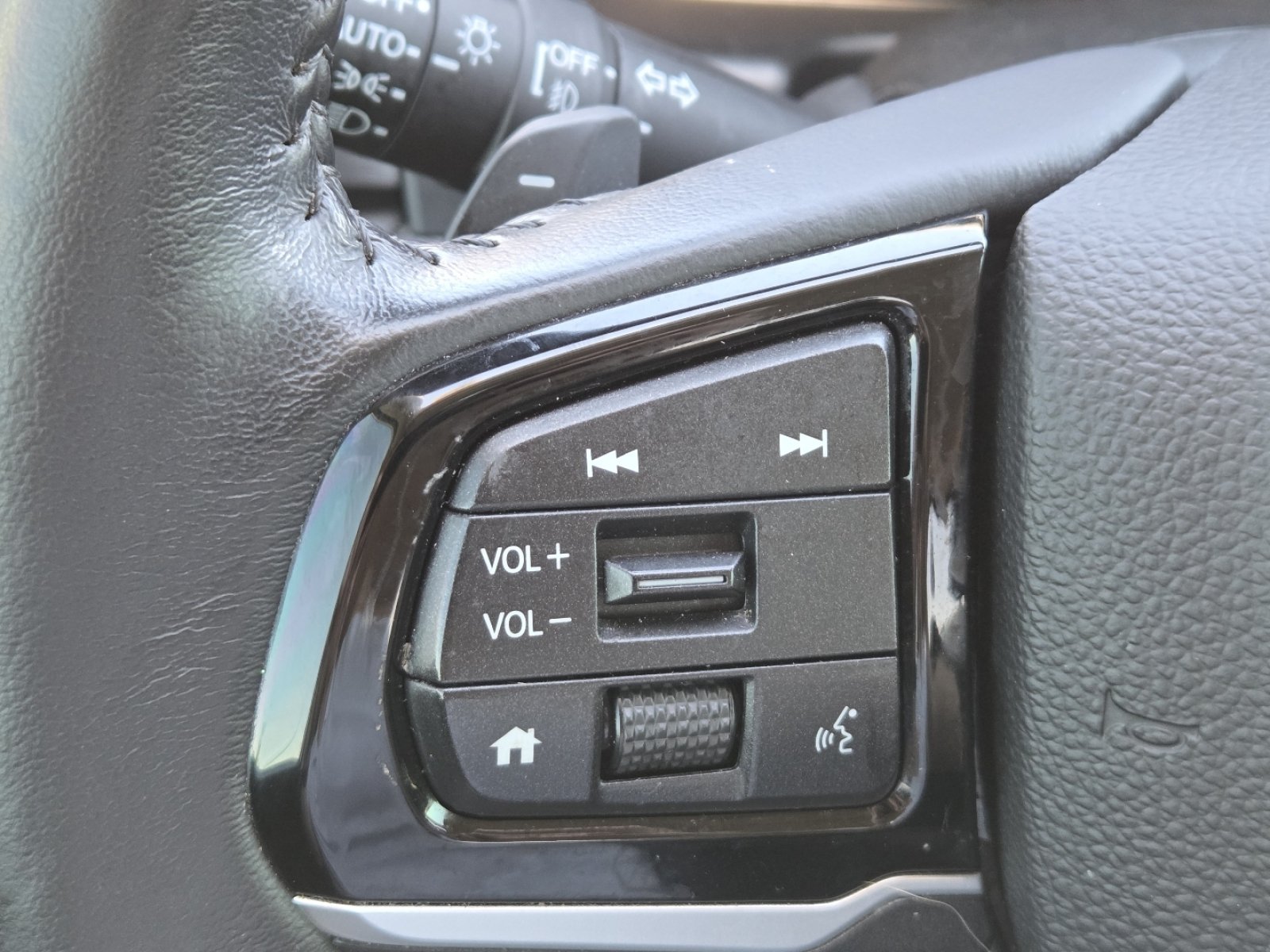 Used 2025 Honda Odyssey EX-L image 32