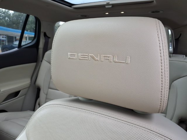 Used 2019 GMC Acadia Denali w/ Technology Package AWD/4WD image 24