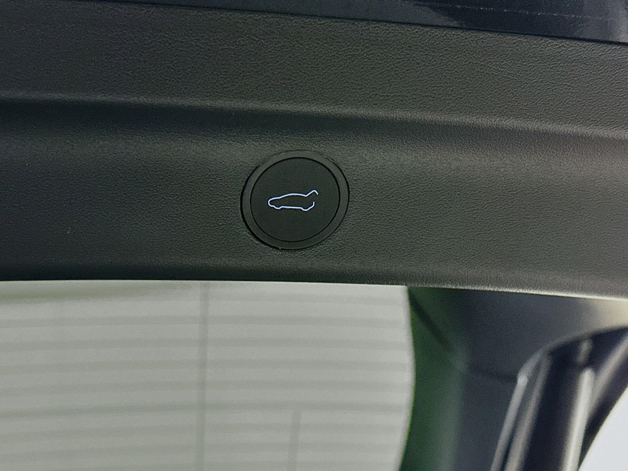 Used 2024 Tesla Model Y Long Range image 27