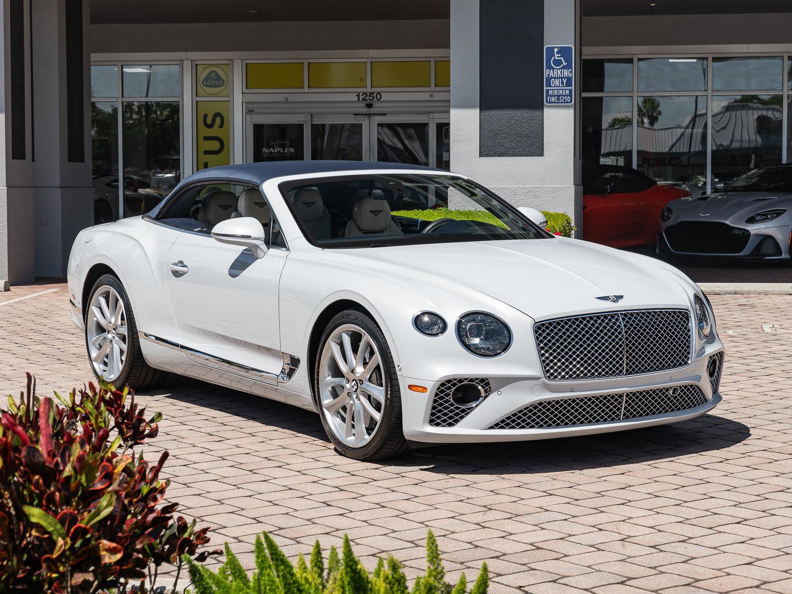 Used 2021 Bentley Continental GT V8 image 31