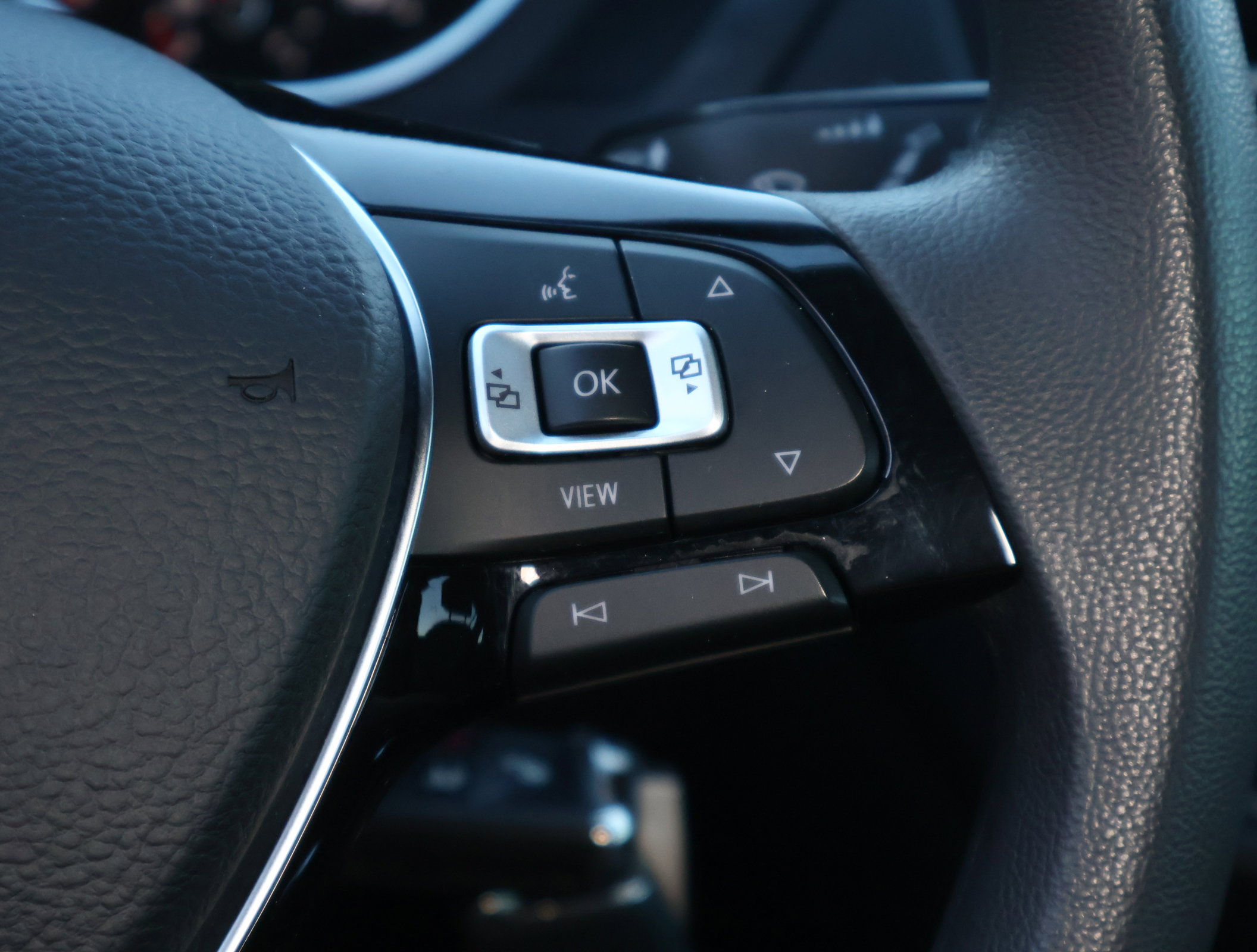 Used 2021 Volkswagen Tiguan S image 12