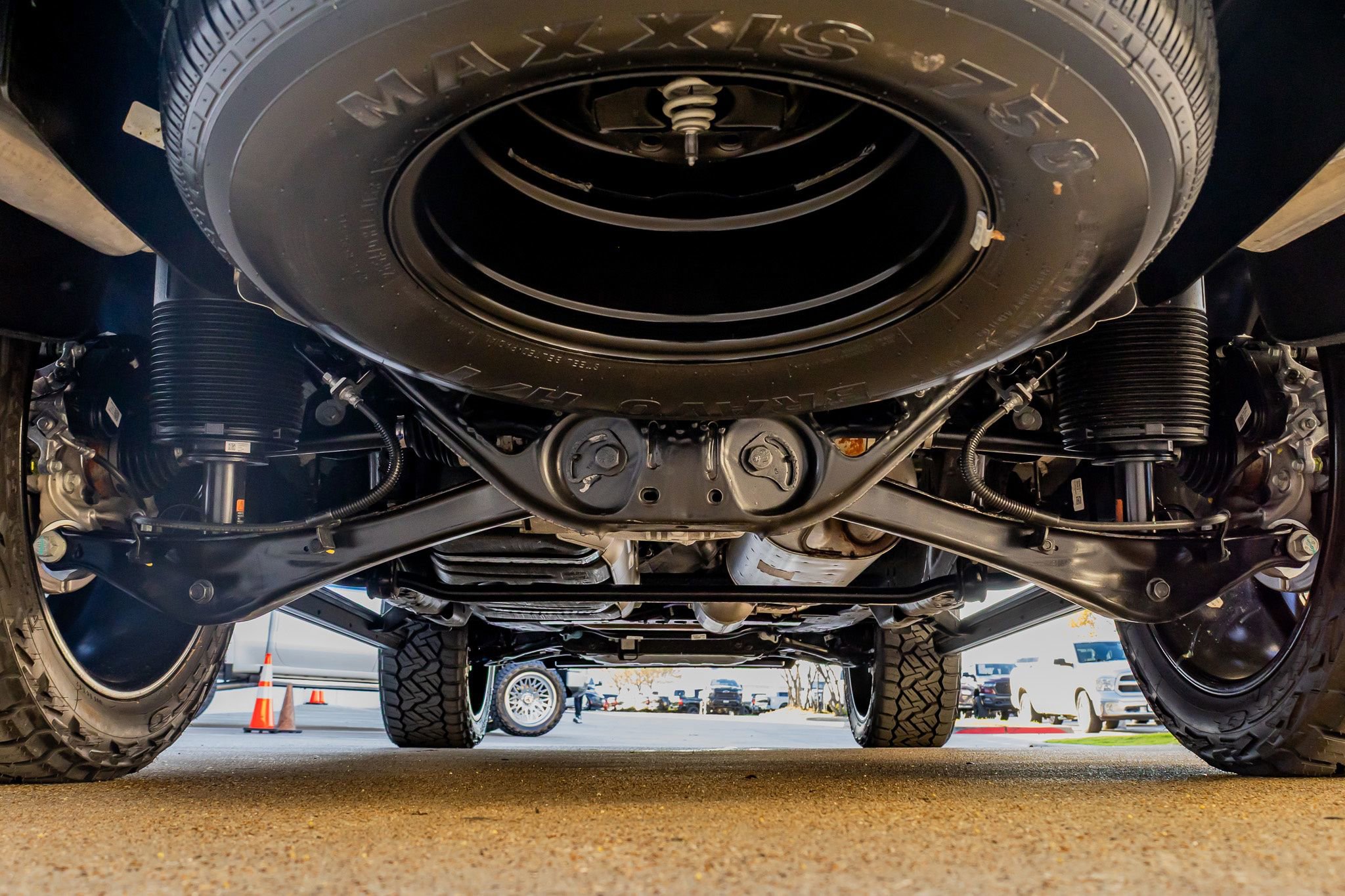 Used 2026 Cadillac Escalade Platinum Sport w/ LPO, ONYX Package image 16