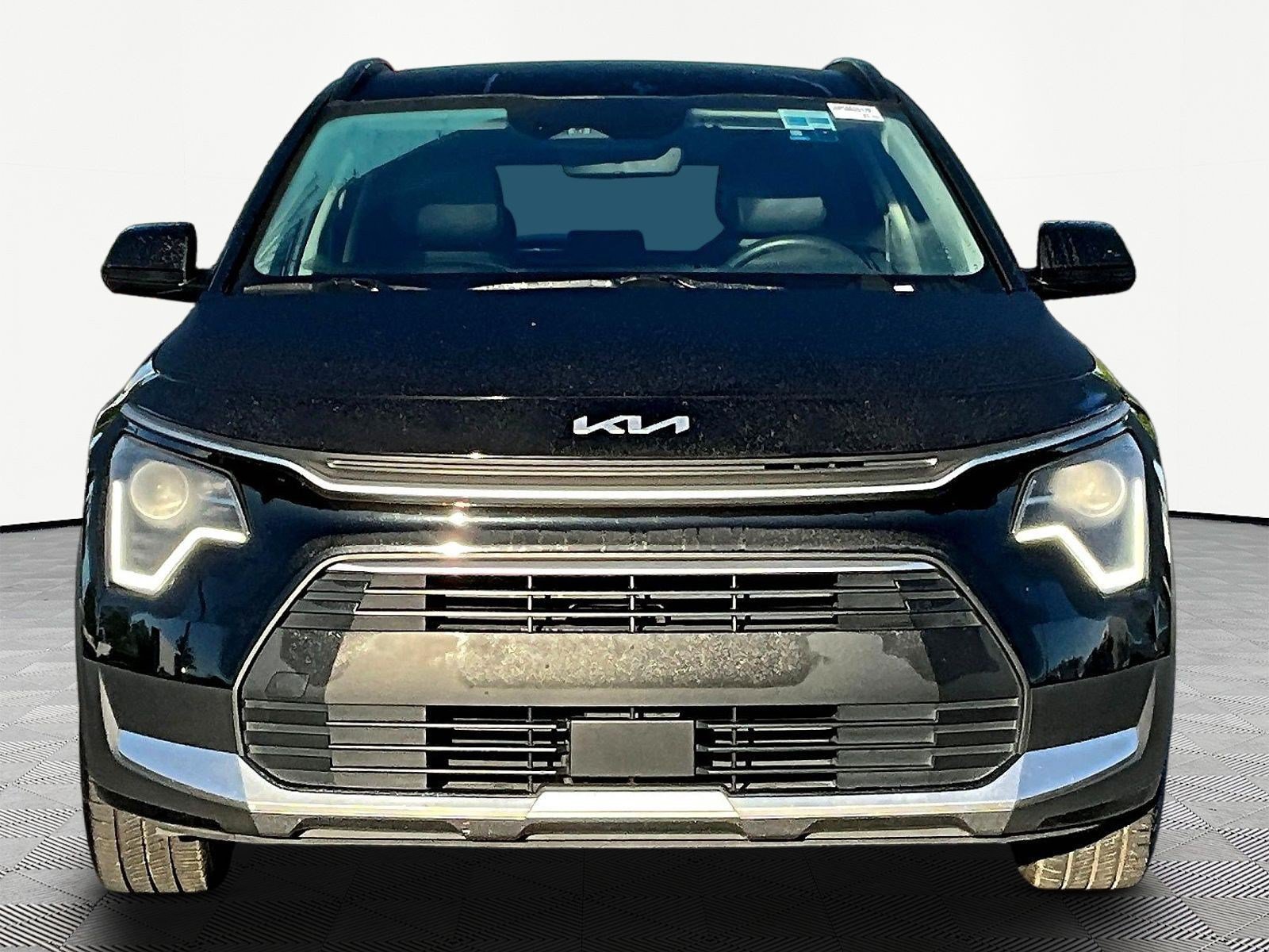 Used 2023 Kia Niro EX FWD image 2