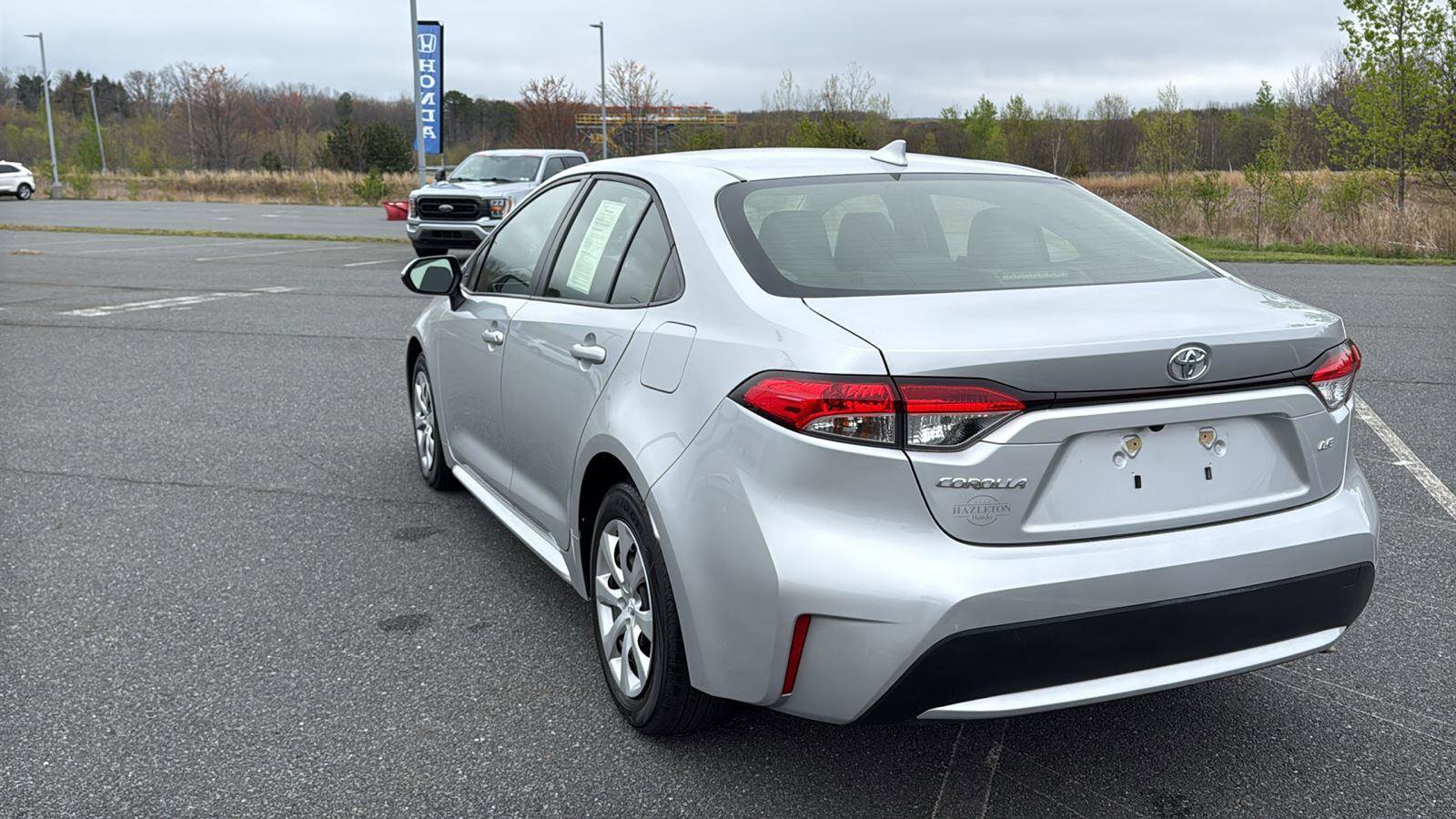 Used 2022 Toyota Corolla LE FWD image 9
