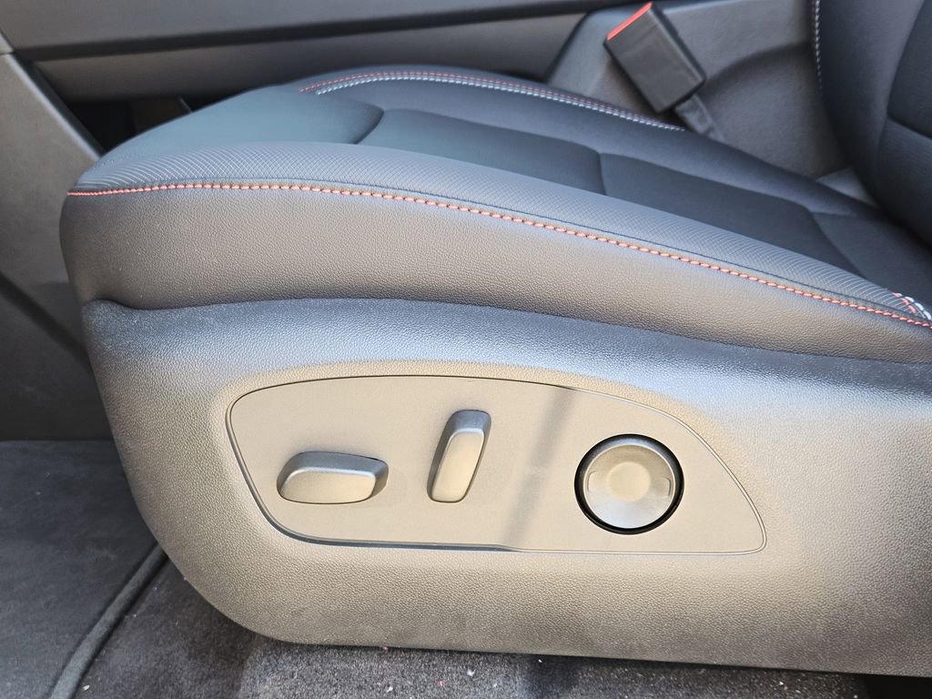 New 2026 Chevrolet Traverse Z71 w/ Driver Confidence Package image 18